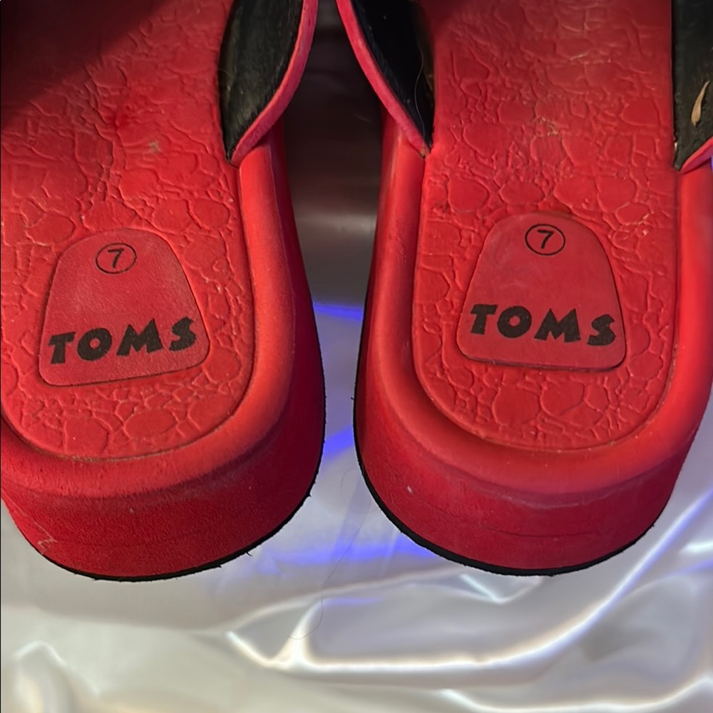 TOMS Red Embroidered Slide Sandals - Picture 2 of 5